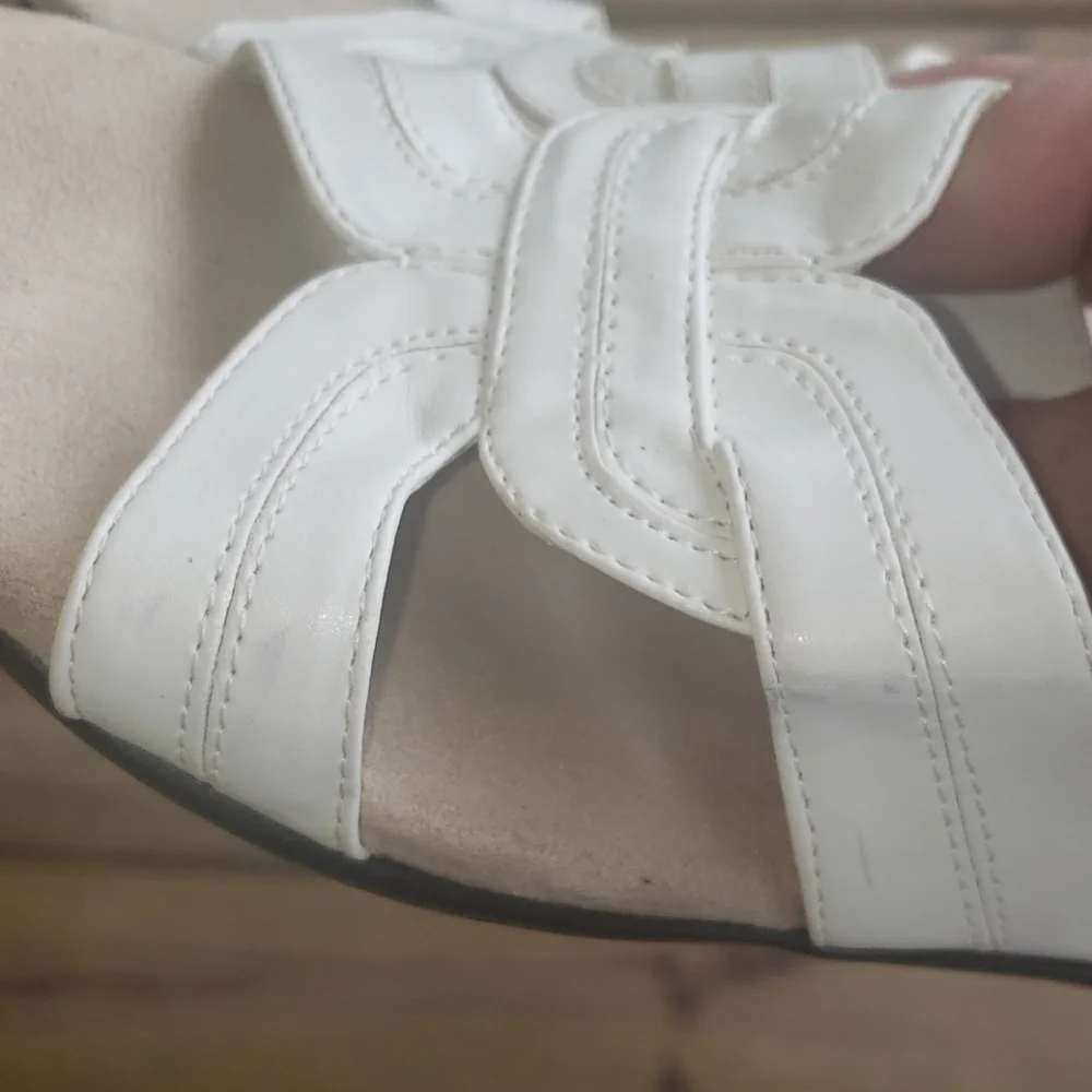 Comfortview Women's White Slide Sandals